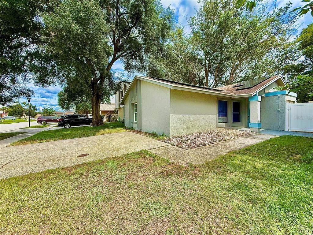 10309 PARKCREST DRIVE, TAMPA, FL 33624 photo 3