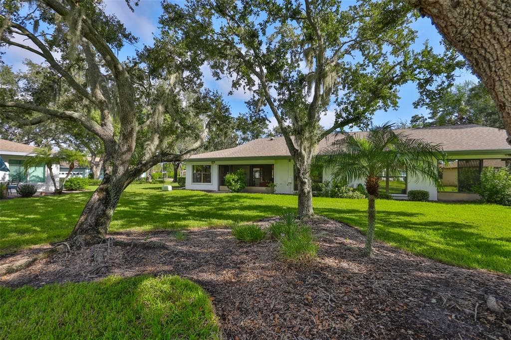 1506 LAUGHTON Place Unit 307, SUN CITY CENTER, FL 33573 photo 4