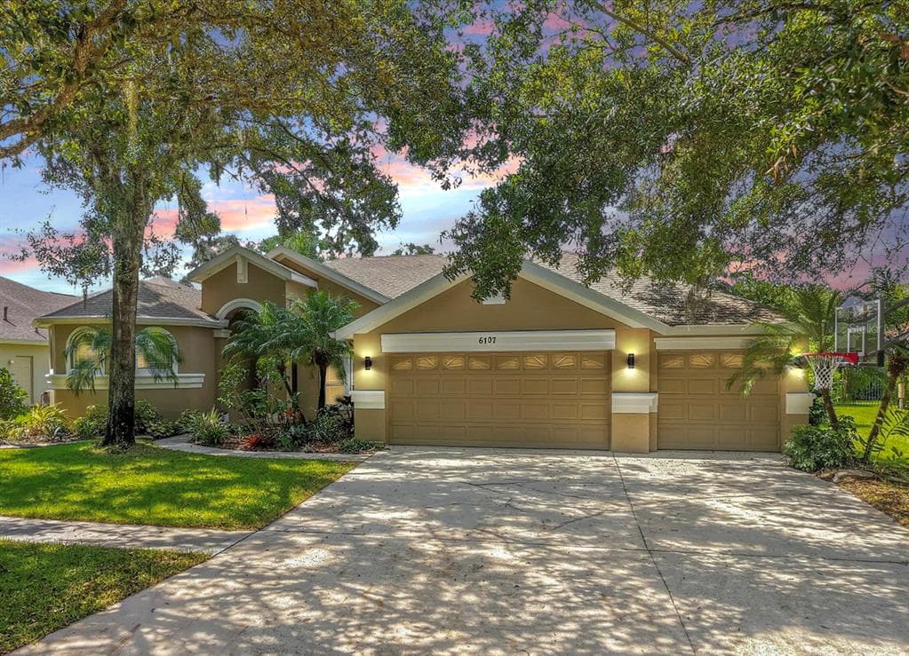 6107 IBISPARK DRIVE, LITHIA, FL 33547