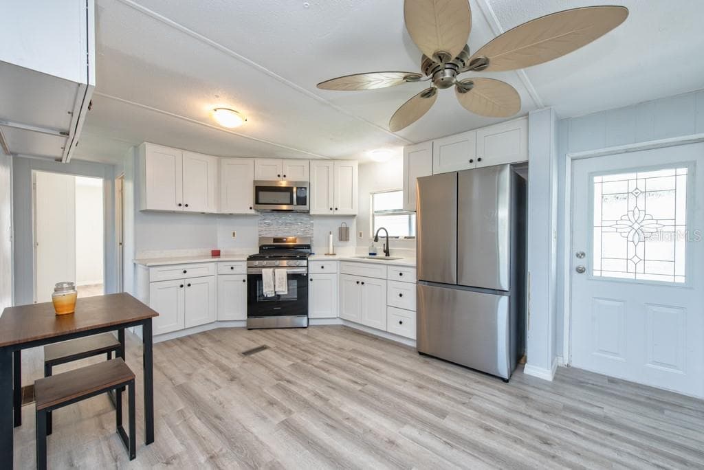 3920 KIM Drive, WESLEY CHAPEL, FL 33543 photo 5