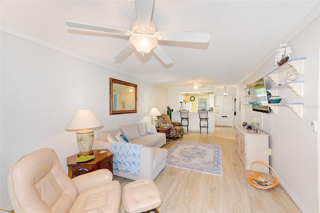 1619 MISSION HILLS Boulevard, CLEARWATER, FL 33759 photo 5