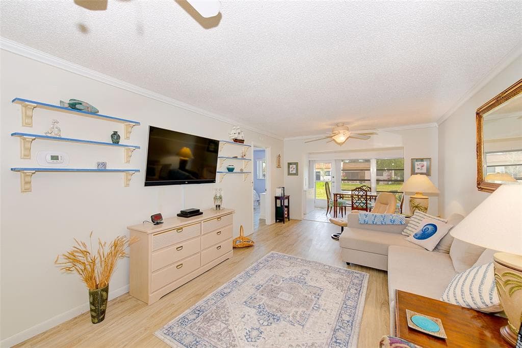 1619 MISSION HILLS Boulevard, CLEARWATER, FL 33759 photo 4