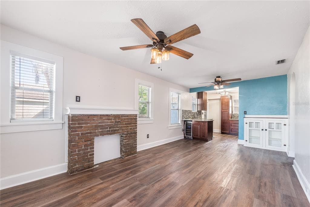 2010 42ND Street, Street PETERSBURG, FL 33711 photo 4