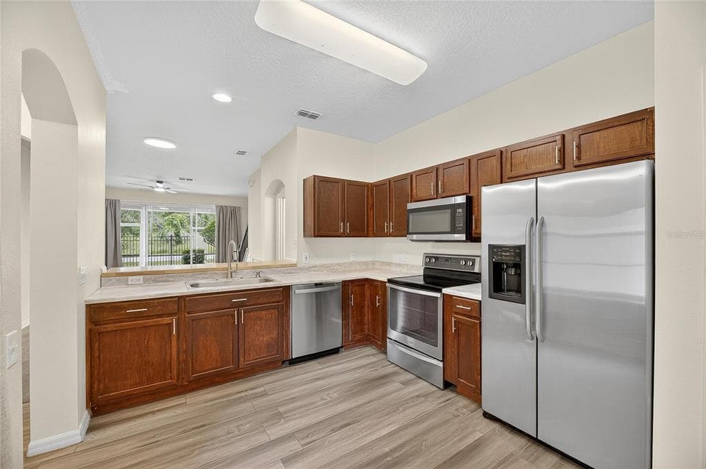 9810 FAN PALM Way, TAMPA, FL 33610 photo 3