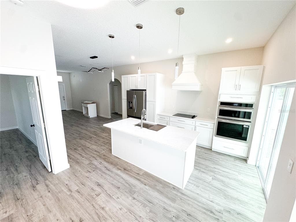 1126 TANGERINE Street, CLEARWATER, FL 33755 photo 5