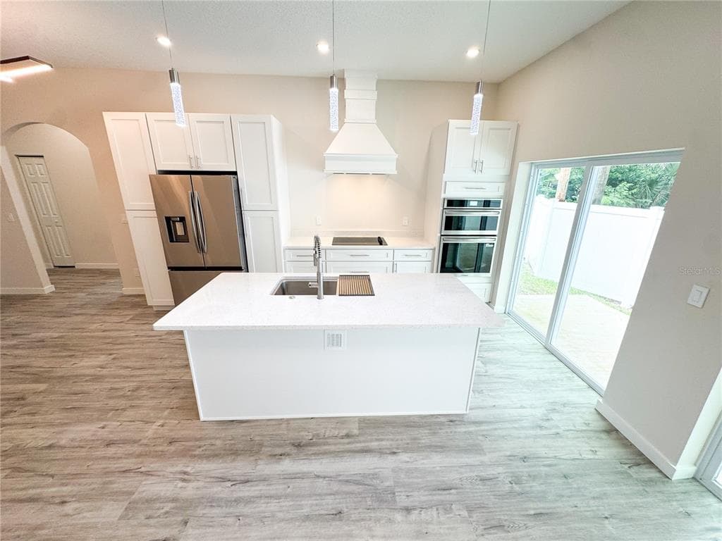 1126 TANGERINE Street, CLEARWATER, FL 33755 photo 4