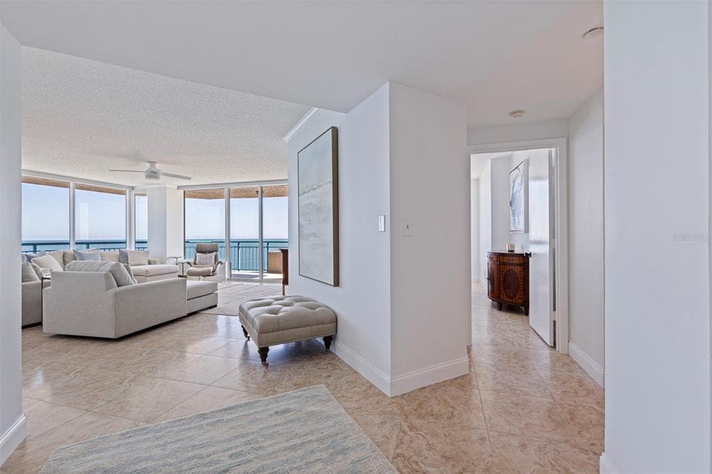 1520 GULF Boulevard Unit 1502, CLEARWATER BEACH, FL 33767 photo 4