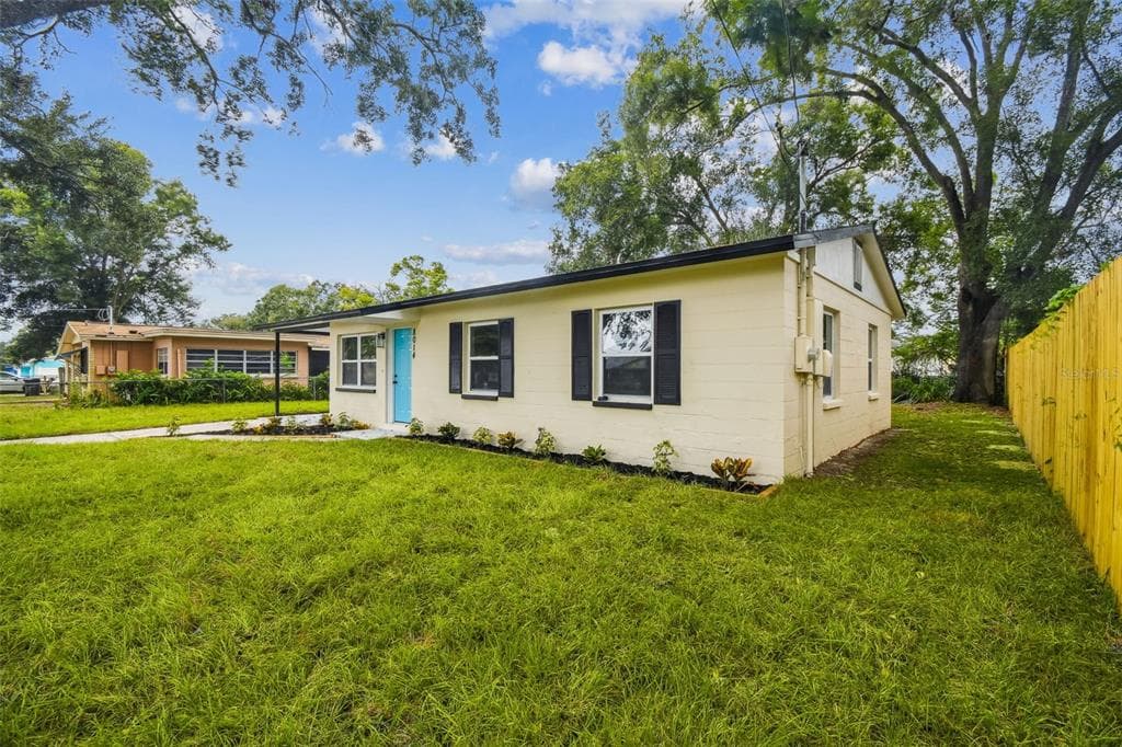 8014 SANE PLACE, TAMPA, FL 33610 photo 3