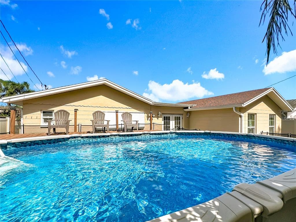 11210 102ND Terrace, SEMINOLE, FL 33778 photo 2