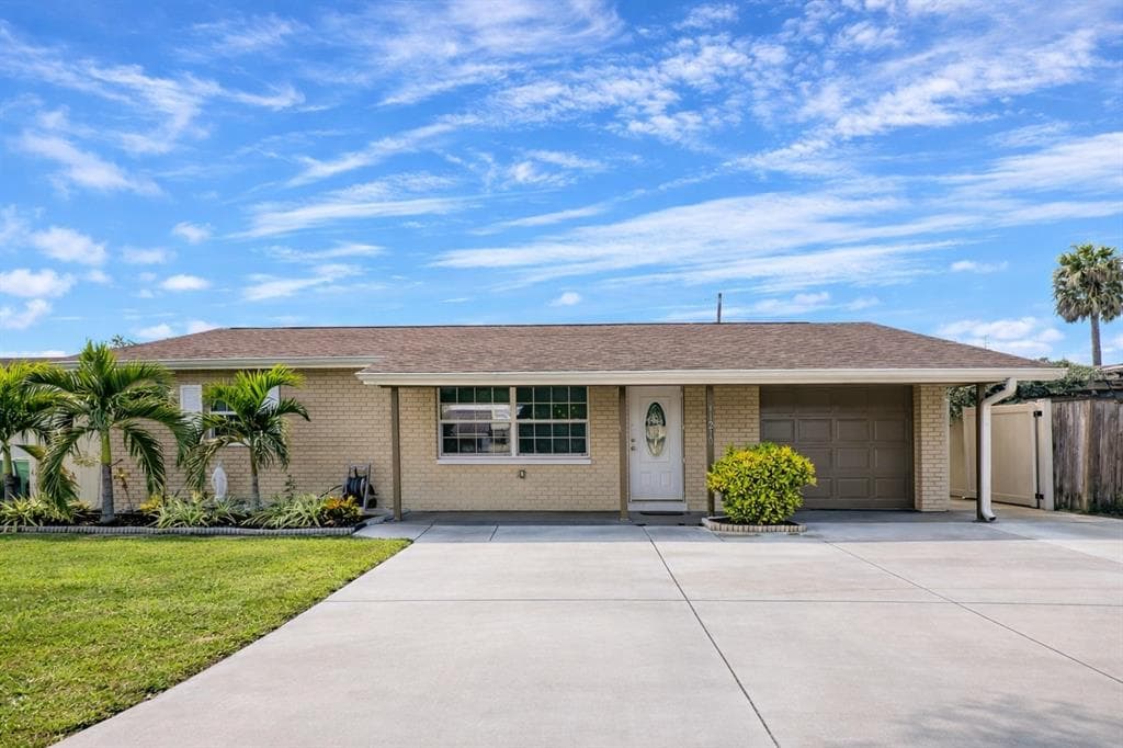 11210 102ND Terrace, SEMINOLE, FL 33778 photo 3