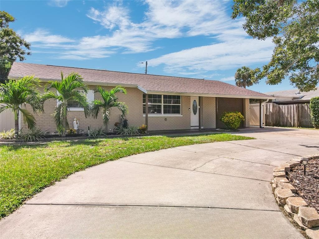 11210 102ND Terrace, SEMINOLE, FL 33778