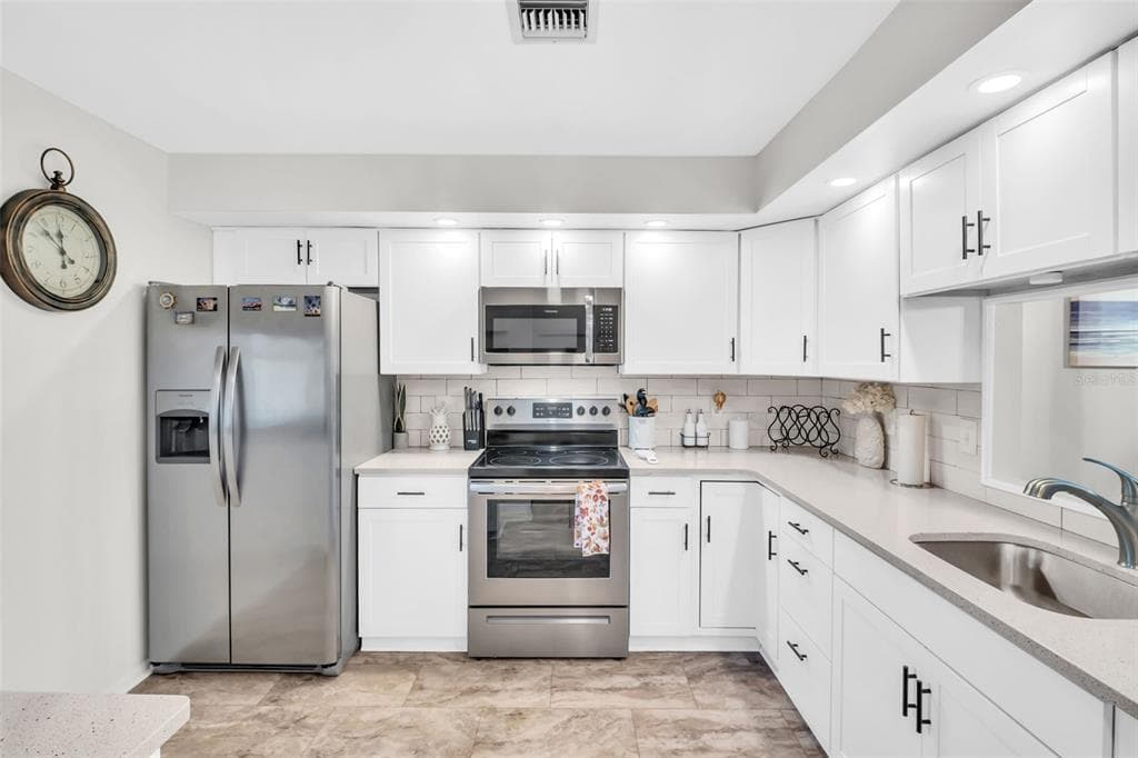 2700 NE AVENUE Unit 2-203, PALM HARBOR, FL 34684 photo 2