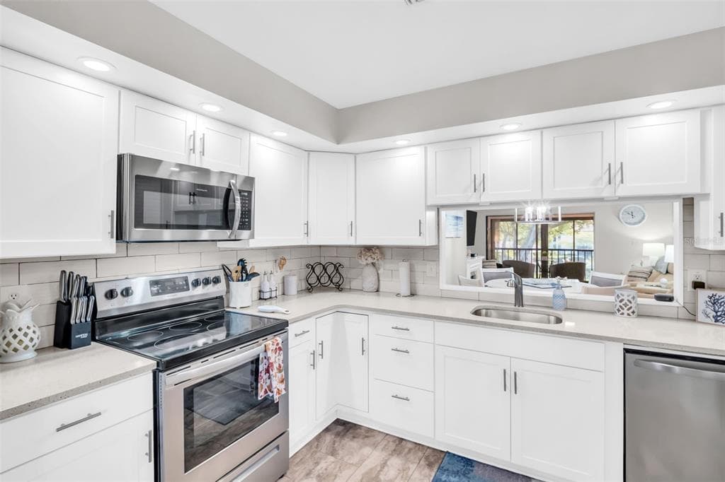 2700 NE AVENUE Unit 2-203, PALM HARBOR, FL 34684 photo 3