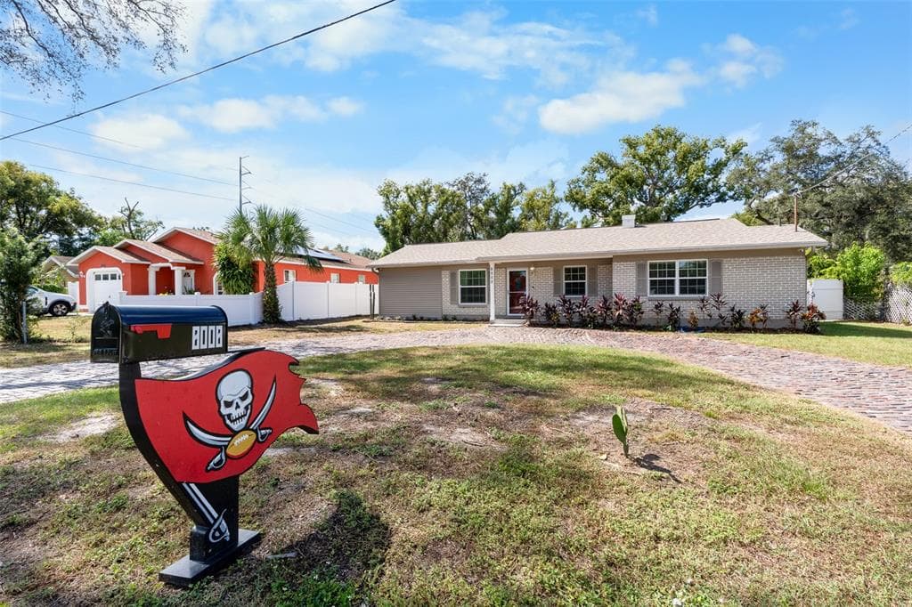 8008 GOMEZ Avenue, TAMPA, FL 33614