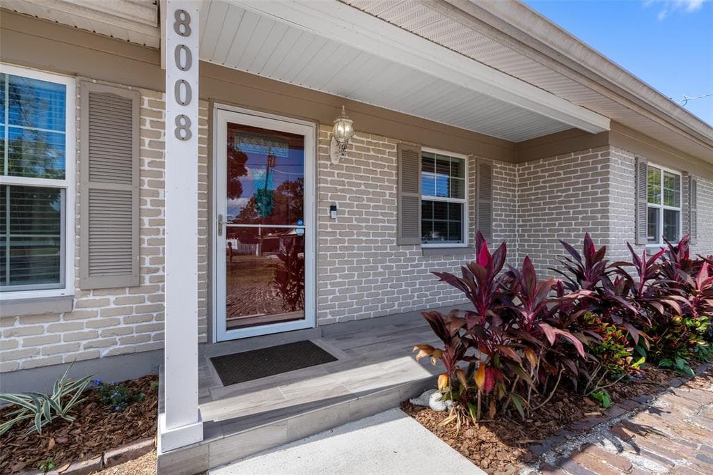 8008 GOMEZ Avenue, TAMPA, FL 33614 photo 4