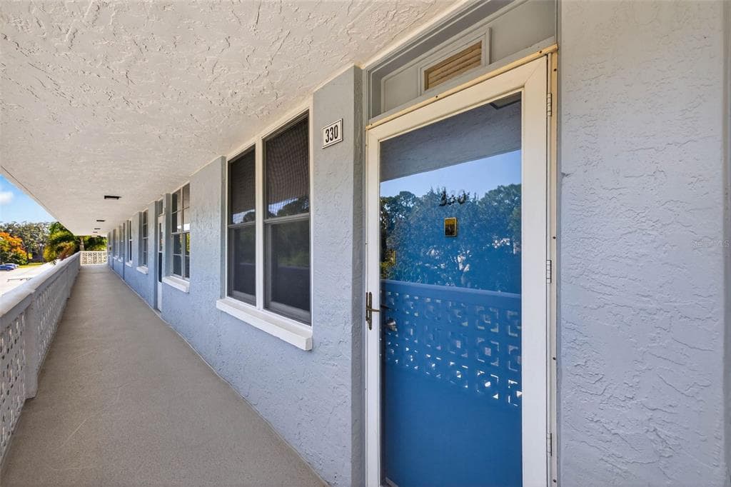 4880 LOCUST Street Unit 330, Street PETERSBURG, FL 33703