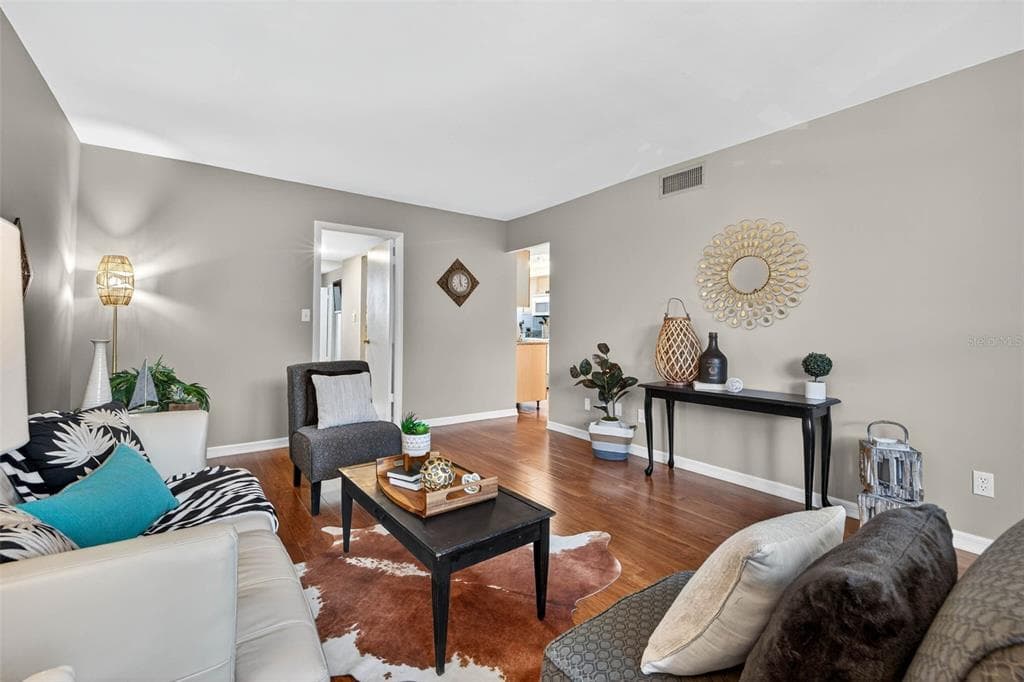 4880 LOCUST Street Unit 330, Street PETERSBURG, FL 33703 photo 5