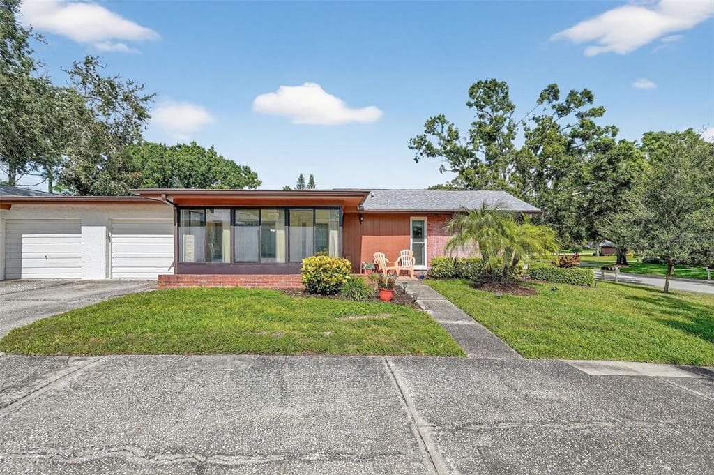 2320 SHELLY DRIVE Unit B, PALM HARBOR, FL 34684