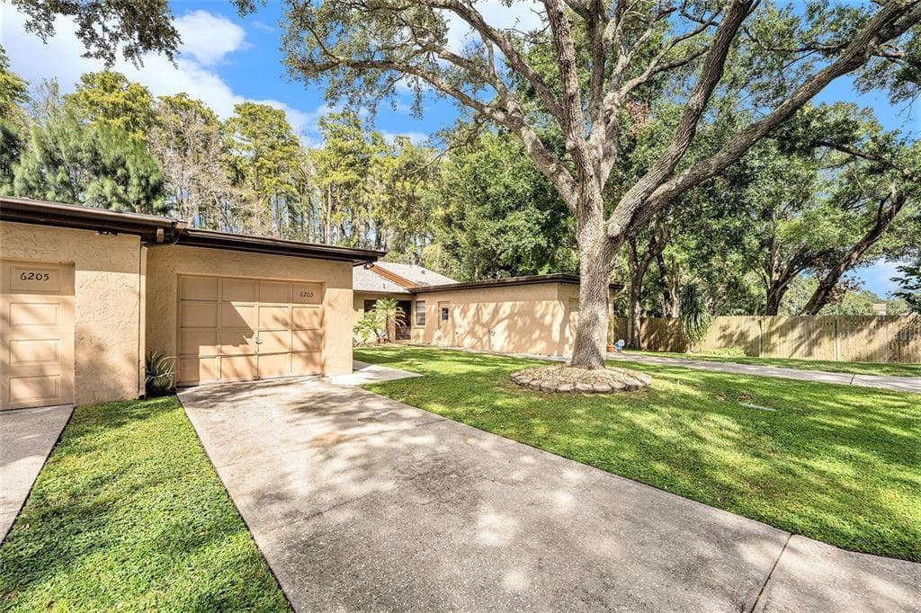 6203 AMARETTO LANE, TAMPA, FL 33634