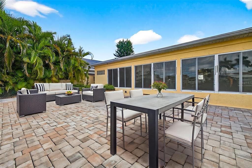 17710 LONG POINT DRIVE, REDINGTON SHORES, FL 33708 photo 4