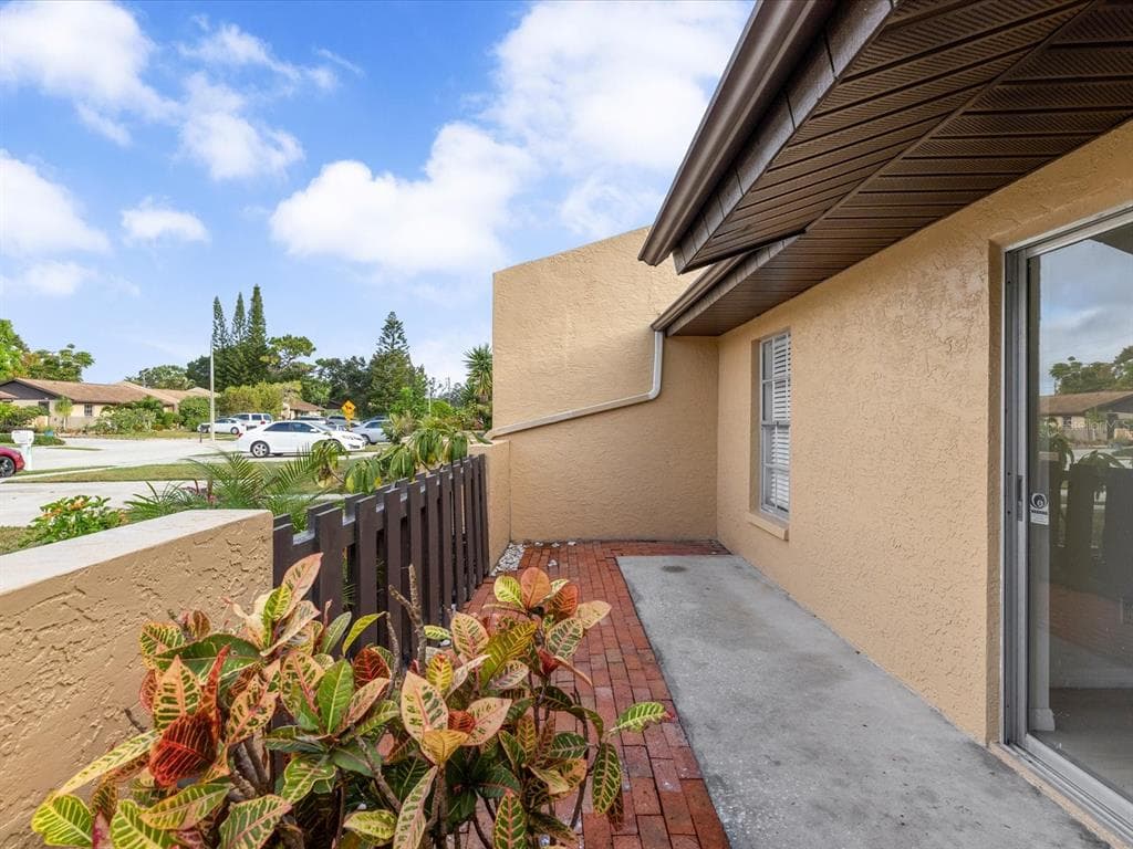 10005 88TH STREET, SEMINOLE, FL 33777 photo 4