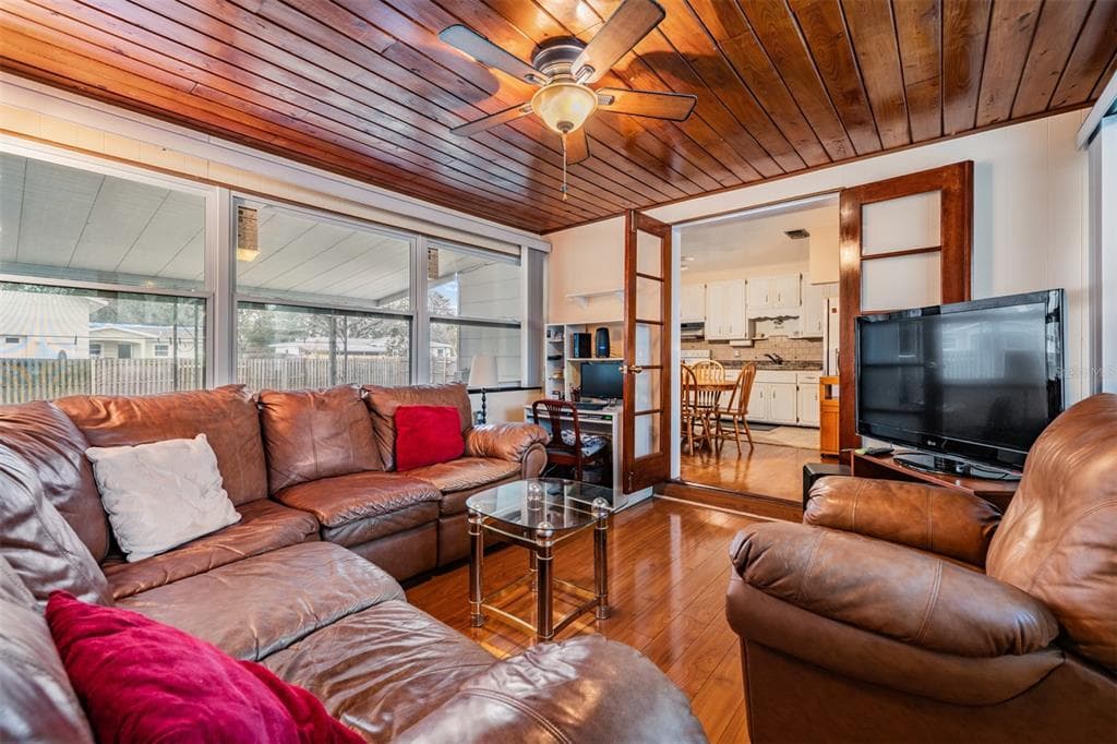 5927 3RD AVENUE, Street PETERSBURG, FL 33710 photo 3