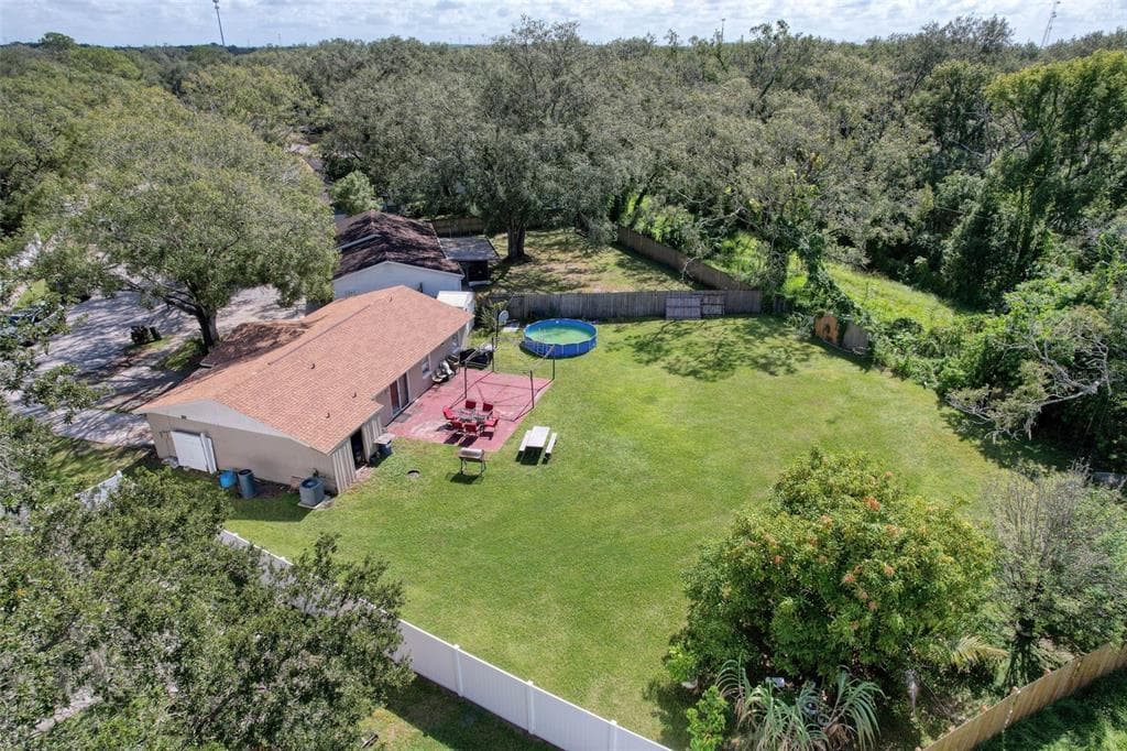 3615 SUGARCREEK Drive, TAMPA, FL 33619 photo 2