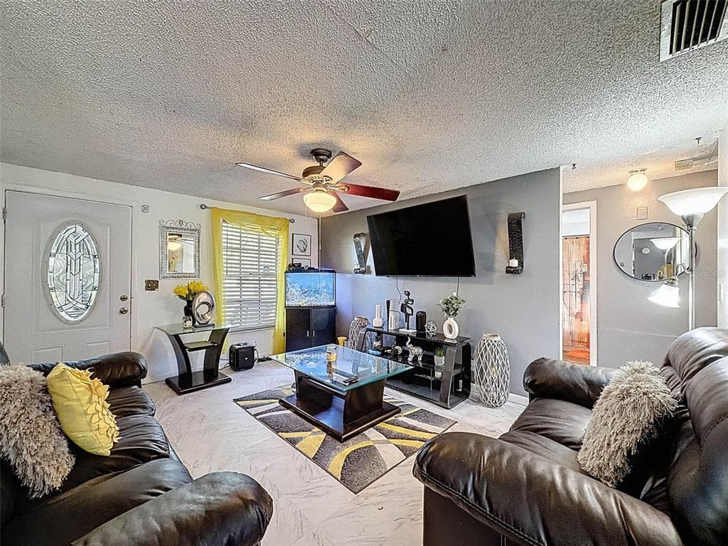 3615 SUGARCREEK Drive, TAMPA, FL 33619 photo 4