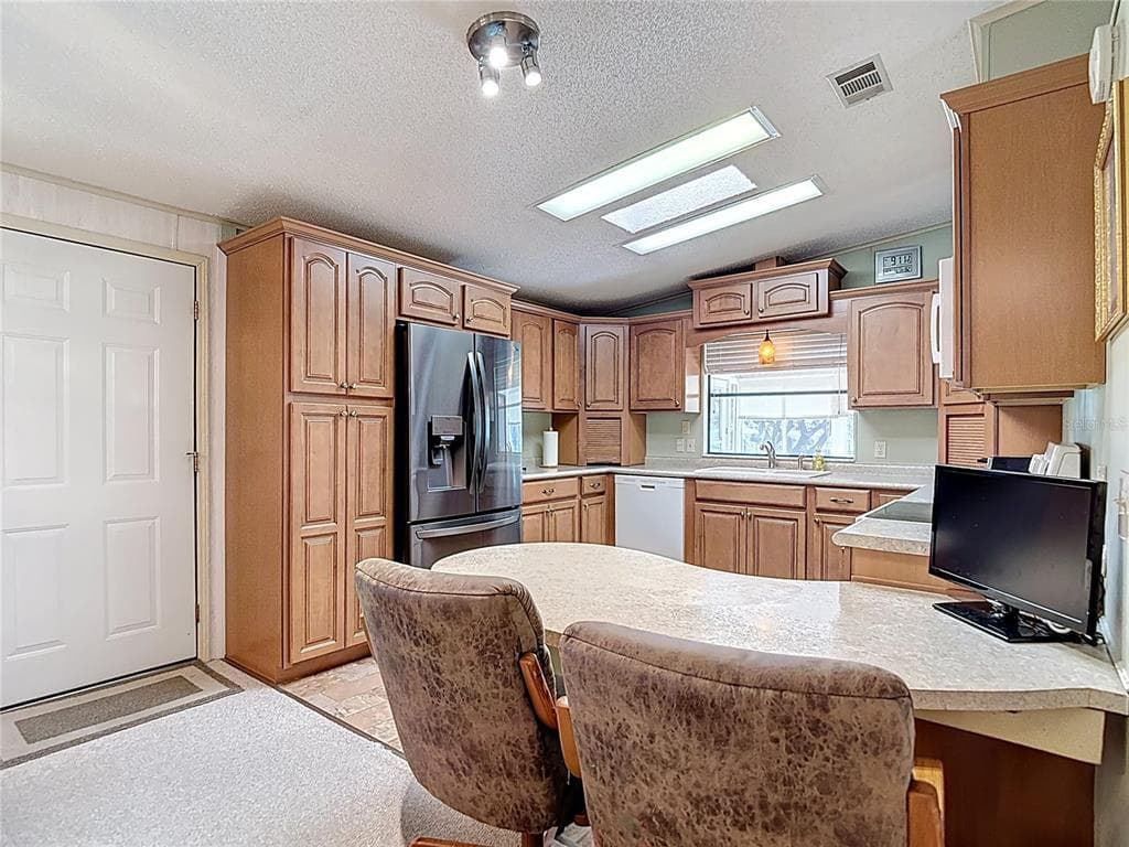 14761 RIALTO AVENUE, BROOKSVILLE, FL 34613 photo 2