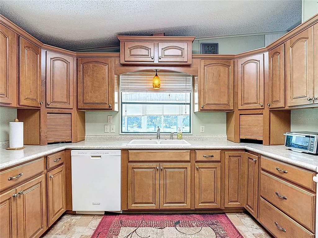 14761 RIALTO AVENUE, BROOKSVILLE, FL 34613 photo 3