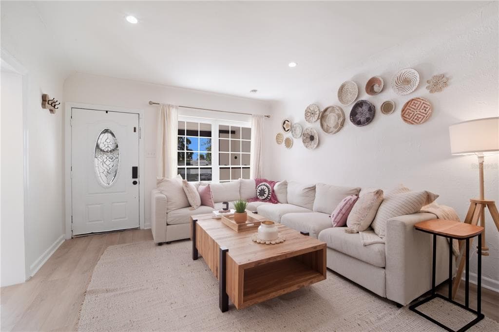 1433 27TH Avenue, Street PETERSBURG, FL 33705 photo 4