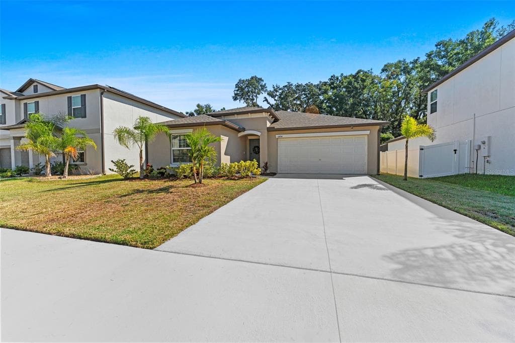 6494 BEVERLY HILLS DRIVE, ZEPHYRHILLS, FL 33541