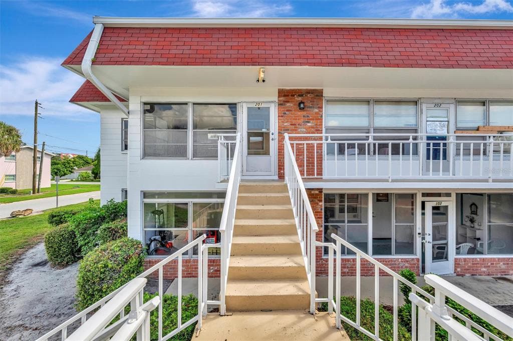 3460 32ND AVENUE Unit 201, Street PETERSBURG, FL 33713 photo 2