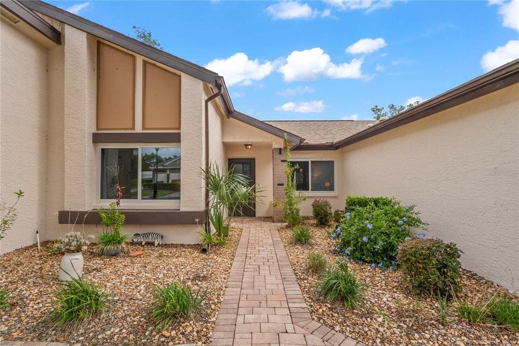 7536 HEATHER WALK Drive, WEEKI WACHEE, FL 34613 photo 4