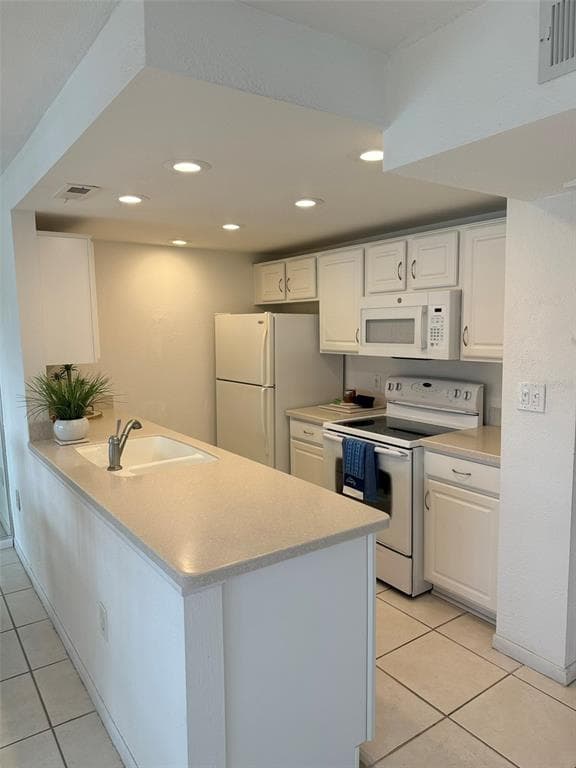 10369 PARADISE Boulevard Unit 58, TREASURE ISLAND, FL 33706 photo 4