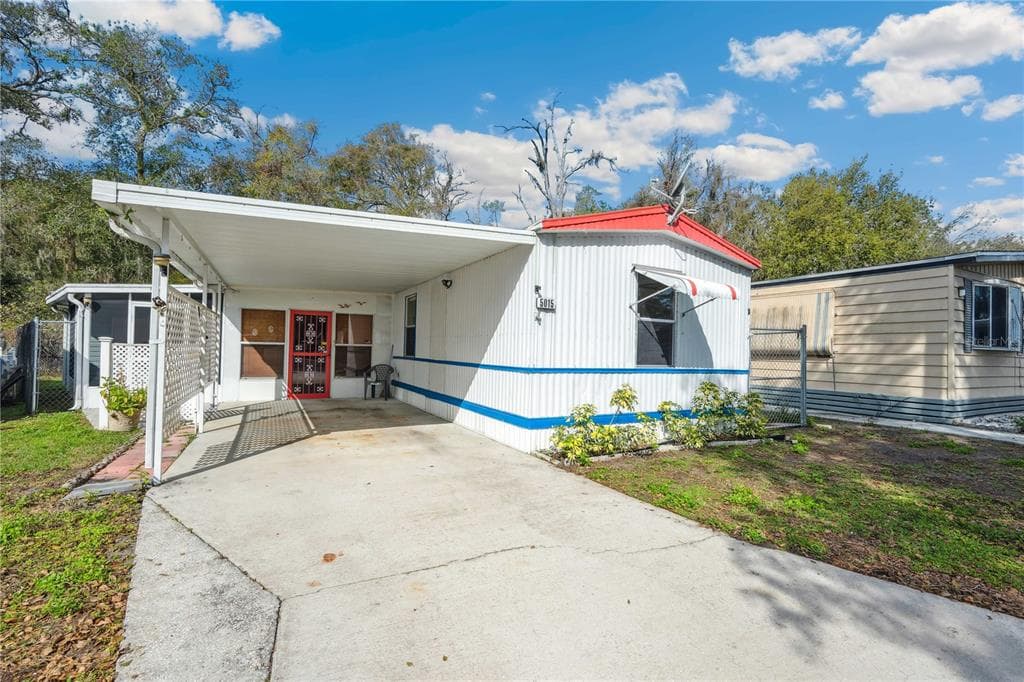 5015 SHIRLEY CIRCLE, ZEPHYRHILLS, FL 33542 photo 3