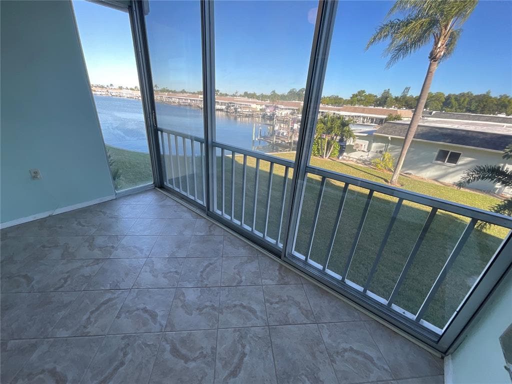 1 BOCA CIEGA POINT Boulevard Unit 213, Street PETERSBURG, FL 33708 photo 3