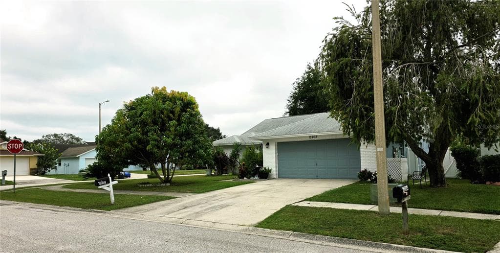 13202 PINE CREEK CIRCLE, RIVERVIEW, FL 33579 photo 2