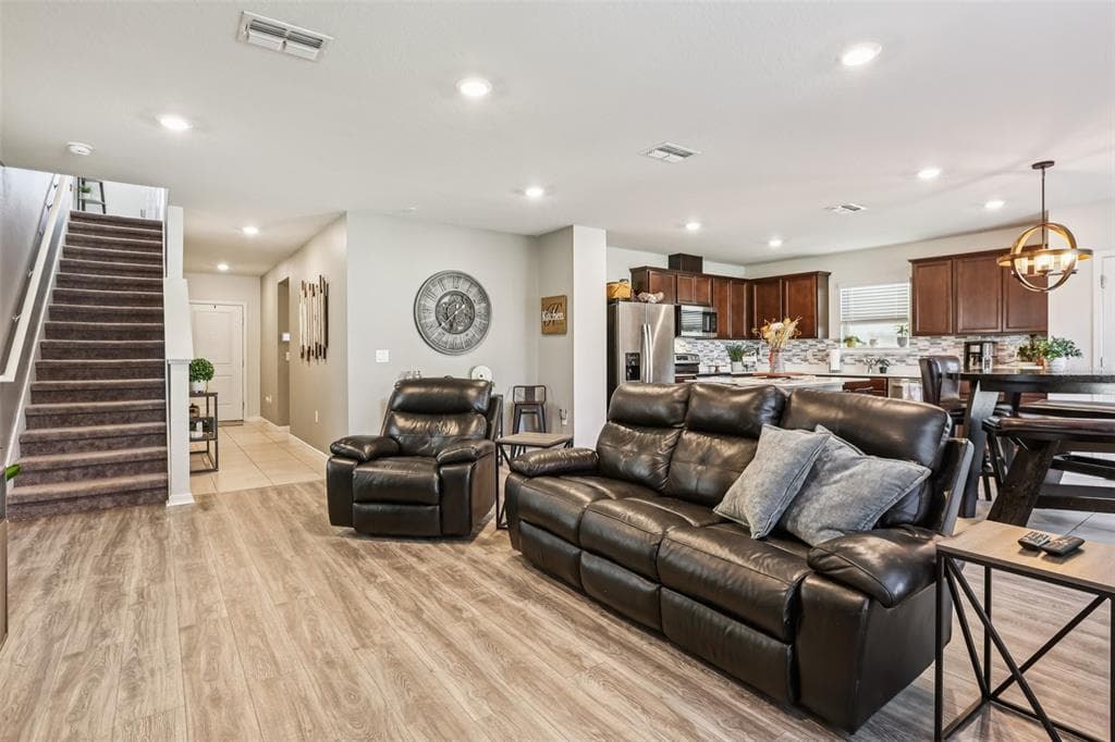 29977 MARQUETTE AVENUE, WESLEY CHAPEL, FL 33545 photo 2