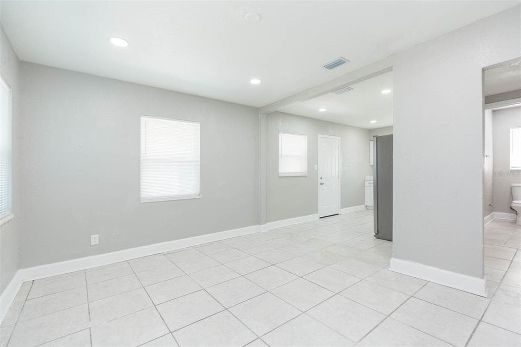 5211 17TH, TAMPA, FL 33619 photo 5