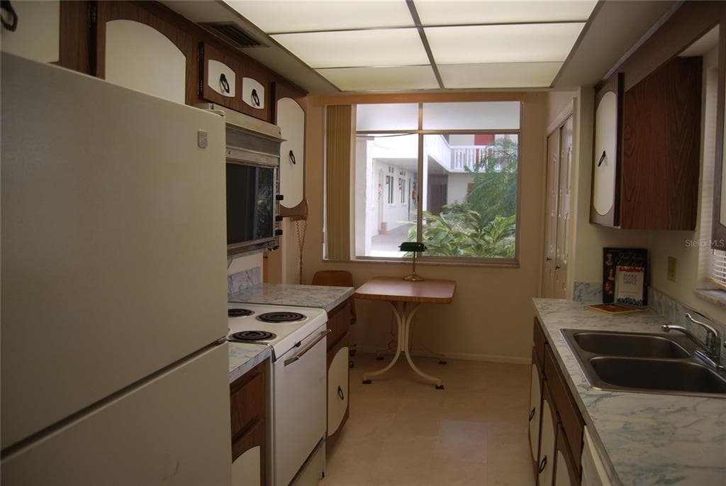 2650 PEARCE DRIVE Unit 106, CLEARWATER, FL 33764 photo 4