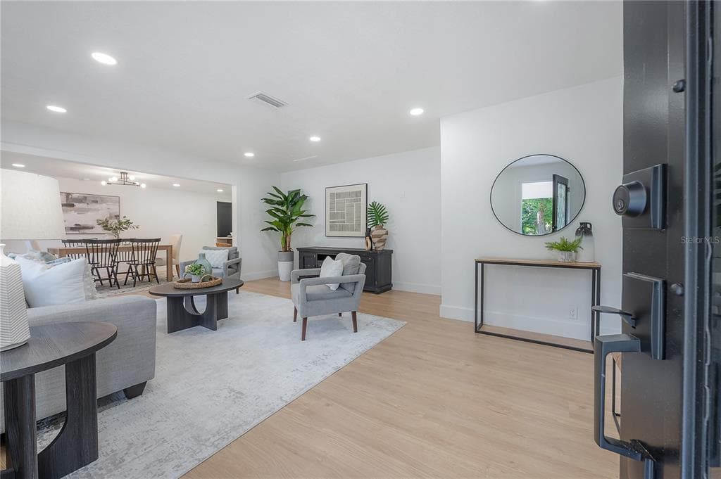 3118 SLIGH AVENUE, TAMPA, FL 33614 photo 2