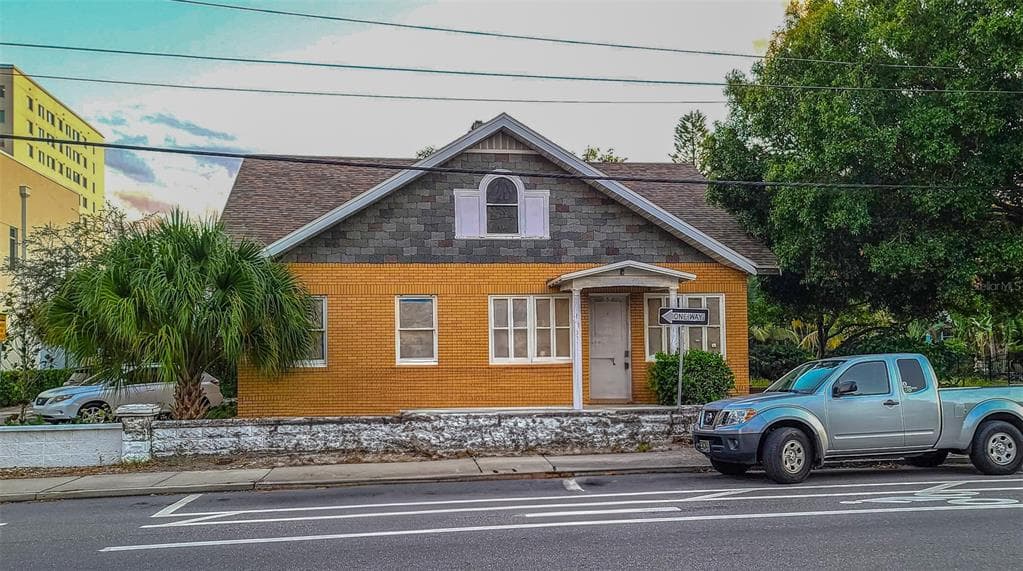 852 4TH AVENUE, ST PETERSBURG, FL, 33701