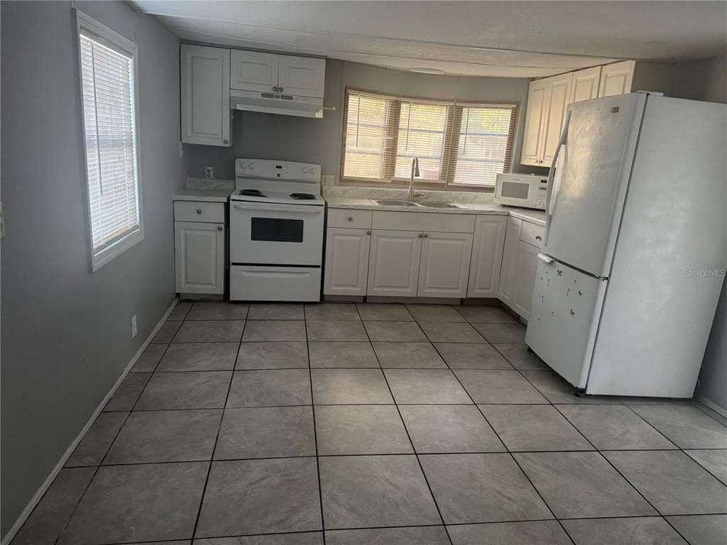 4239 MEMPHIS AVENUE, NEW PORT RICHEY, FL 34652 photo 2