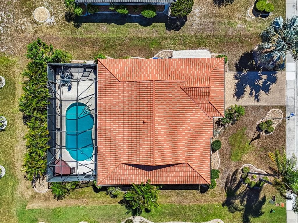 706 PLUMBROOK Road, SUN CITY CENTER, FL 33573 photo 2