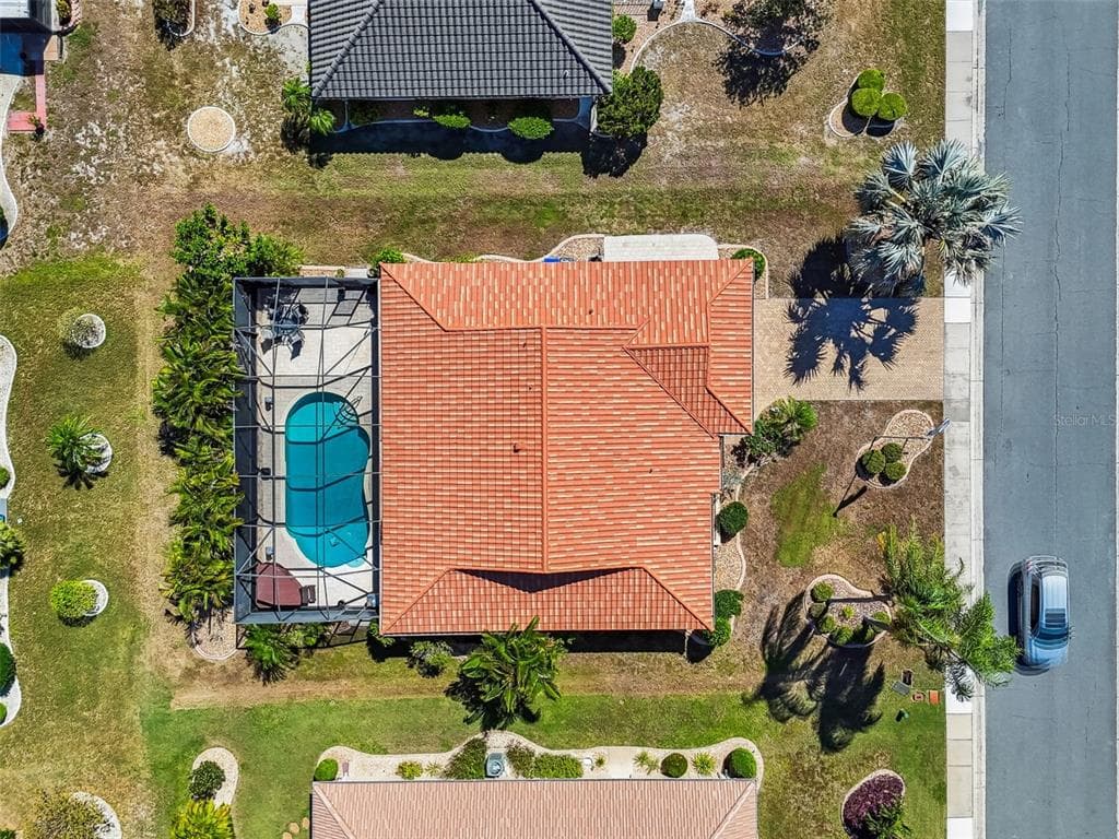 706 PLUMBROOK Road, SUN CITY CENTER, FL 33573 photo 5