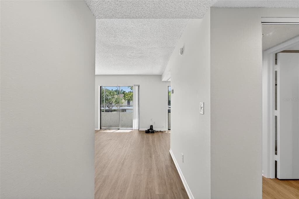 13610 VILLAGE DRIVE Unit 4209, TAMPA, FL 33618 photo 4