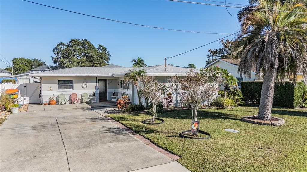 208 CANAL Drive, PALM HARBOR, FL 34684 photo 2