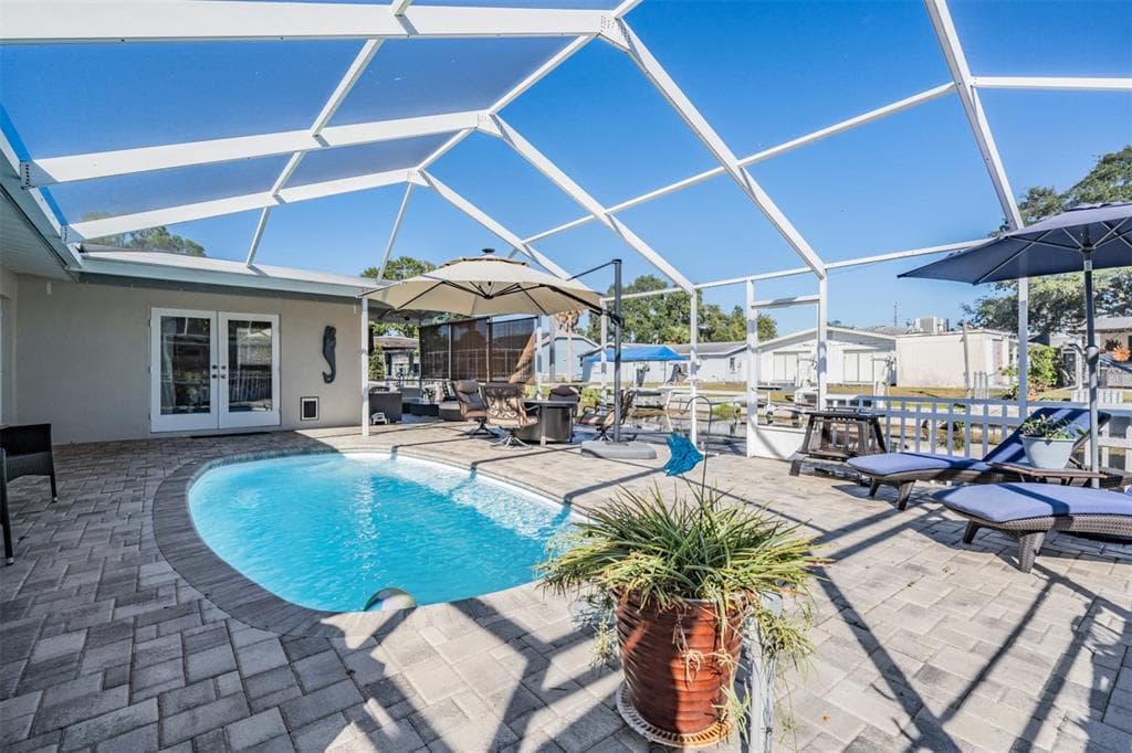 208 CANAL Drive, PALM HARBOR, FL 34684 photo 4