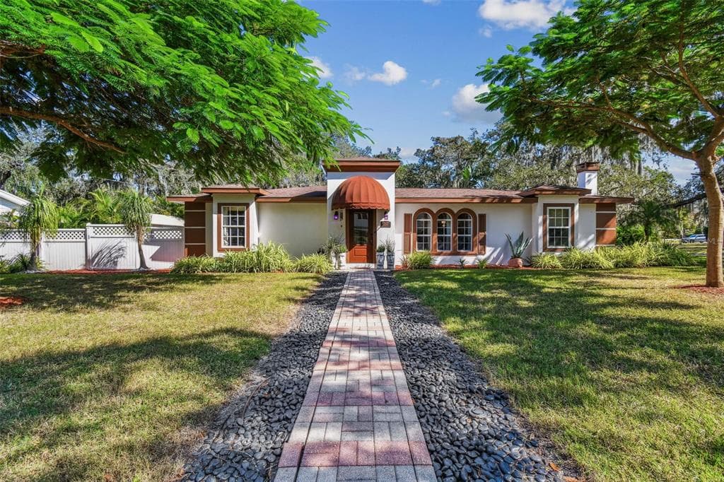 207 WILLOWICK AVENUE, TEMPLE TERRACE, FL 33617